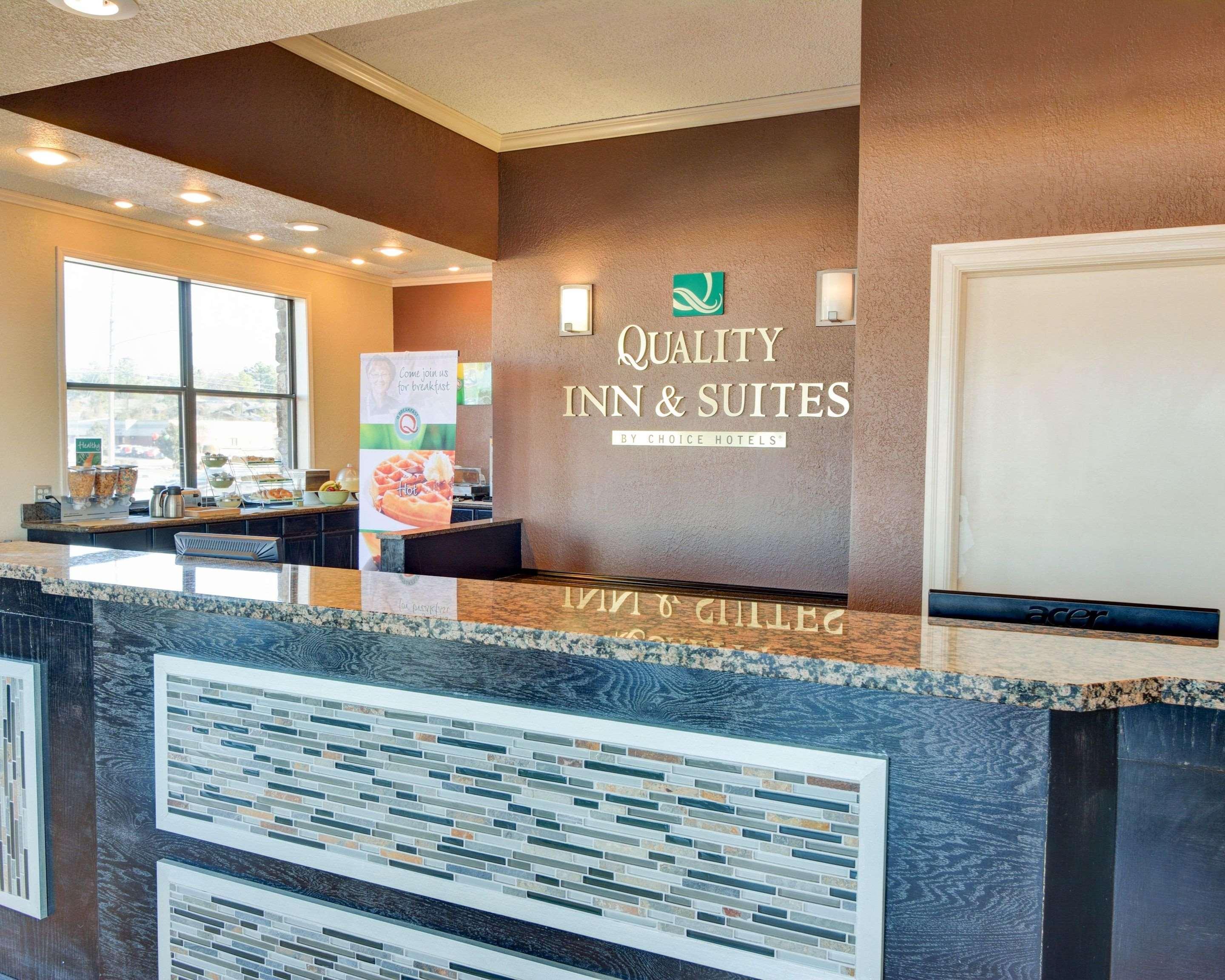 Quality Inn & Suites Hot Springs-Lake Hamilton Exterior photo