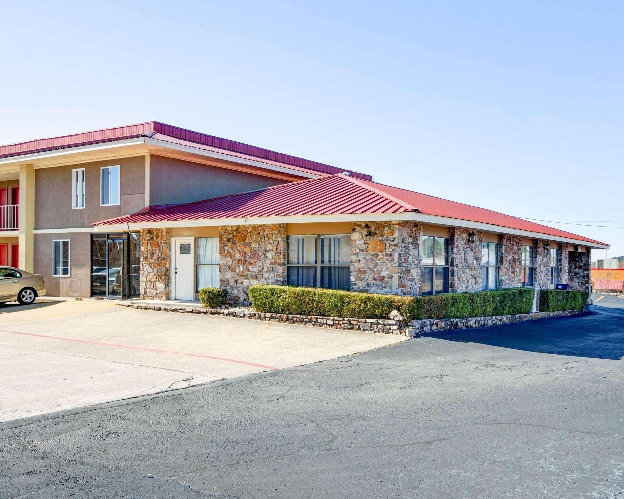 Quality Inn & Suites Hot Springs-Lake Hamilton Exterior photo