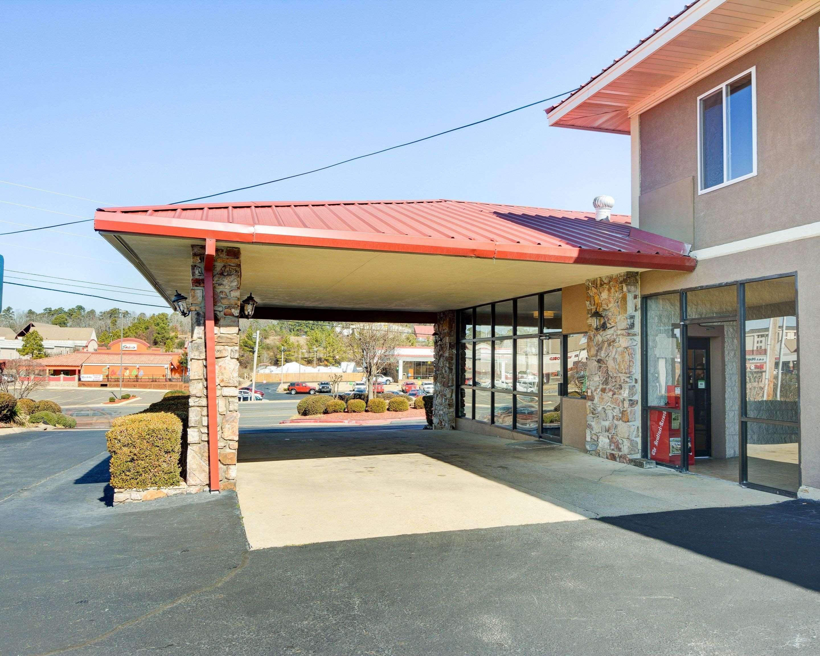 Quality Inn & Suites Hot Springs-Lake Hamilton Exterior photo